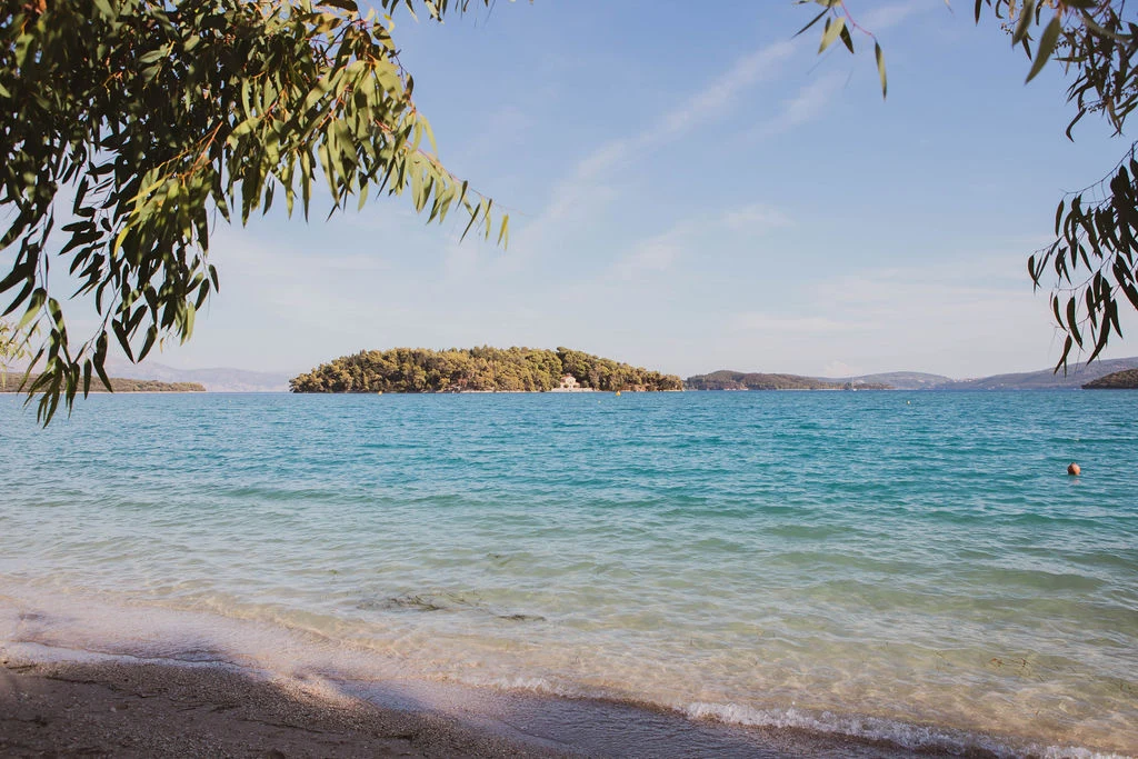 Grška obala in turkizno morje